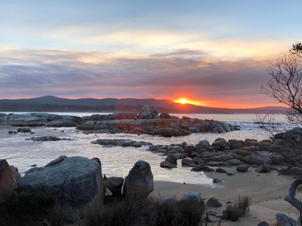 Sea Eagle Cottage Amazing Views Of Bay Of Fires Binalong Bay Exterior foto